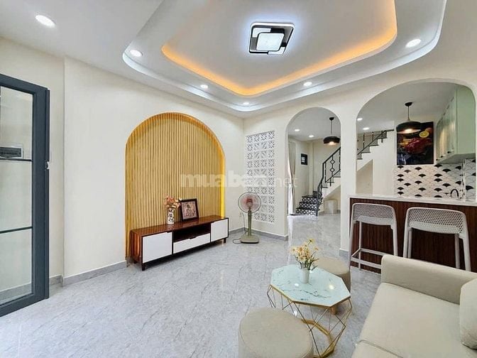 Chủ kẹt tiền bán căn 35 m2 Huỳnh Văn Bánh giá 2 tỷ 980 2 tầng tiệnthuê
