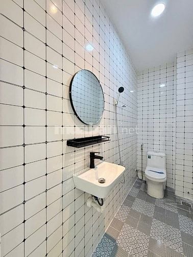 Chủ kẹt tiền bán căn 35 m2 Huỳnh Văn Bánh giá 2 tỷ 980 2 tầng tiệnthuê
