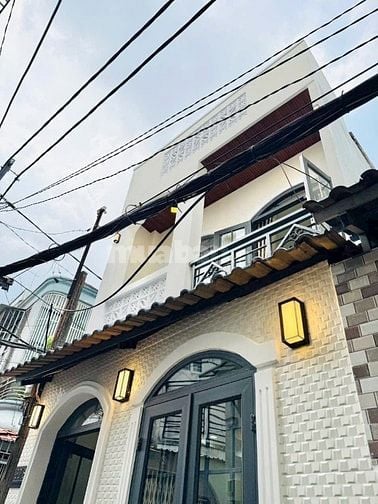 Chủ kẹt tiền bán căn 35 m2 Huỳnh Văn Bánh giá 2 tỷ 980 2 tầng tiệnthuê