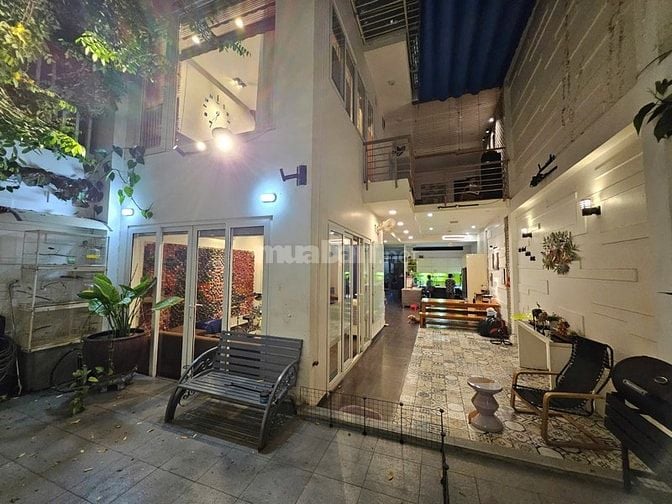 Đổi nhà lớn hơn cần bán lại BIỆT THỰ khu Kiều Đàm .308m2 sử dụng.