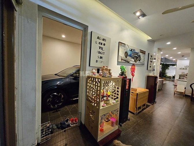 Đổi nhà lớn hơn cần bán lại BIỆT THỰ khu Kiều Đàm .308m2 sử dụng.