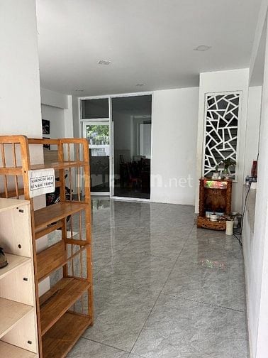 Bán gắp Nhà KDC Dương Hồng, DT 10x19m có Hầm, đất 190m2 DTSD 650m2