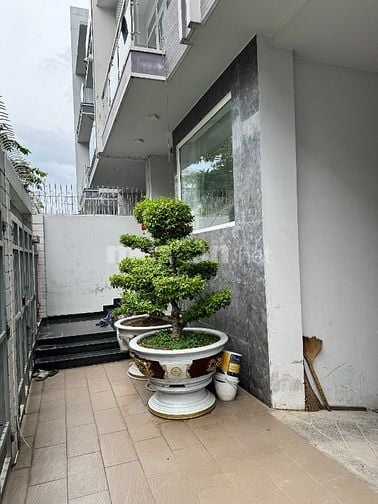 Bán gắp Nhà KDC Dương Hồng, DT 10x19m có Hầm, đất 190m2 DTSD 650m2