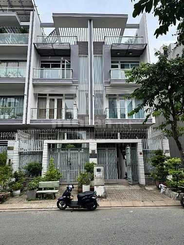 Bán gắp Nhà KDC Dương Hồng, DT 10x19m có Hầm, đất 190m2 DTSD 650m2