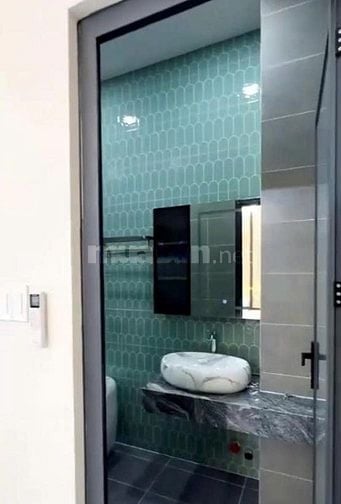 Nhà có thang máy. Đường D2, Bình Thạnh giá TL 4ty880 với 138,5m2
