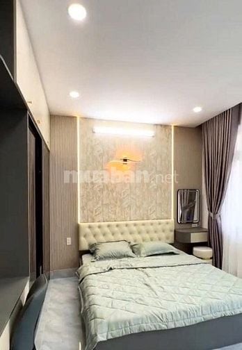 Nhà có thang máy. Đường D2, Bình Thạnh giá TL 4ty880 với 138,5m2