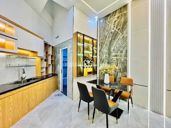 Bán gấp nhà ở đường Cao Thắng, phường 5, quận 3, giá 2 tỷ 750 triệu 