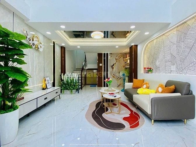 Nhà 4 x 8 đúc 1 lững 3 lầu hẻm 5m phạm văn chiêu phường 8 gò vấp 