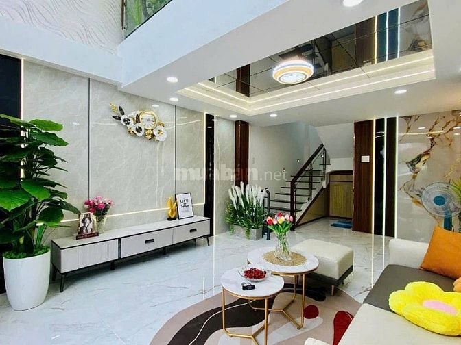 Nhà 4 x 8 đúc 1 lững 3 lầu hẻm 5m phạm văn chiêu phường 8 gò vấp 