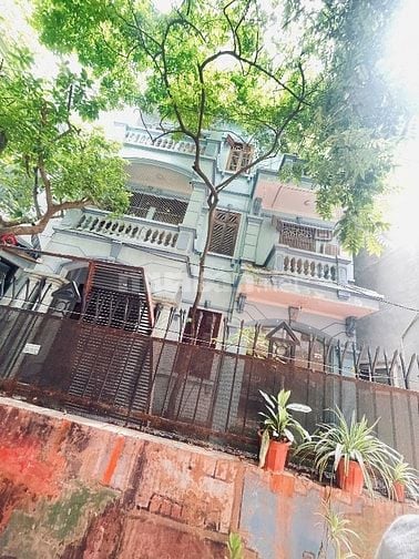 CC Mời thuê Bt Văn Cao-giáp Hồ Tây 170m2x4,5t Oto sân vườn.