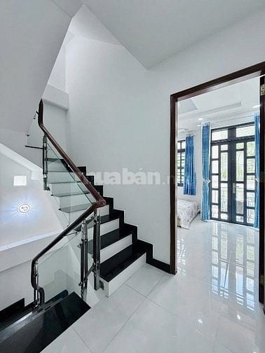 Bán nhà 2 tầng, 52.8m2 ngay Lê Văn Sỹ, Quận 3. Giá: 3 Tỷ 220. SHR