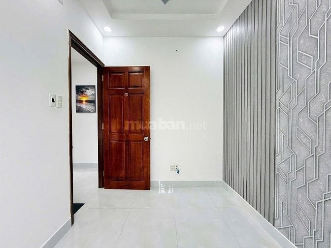 Bán nhà 2 tầng, 52.8m2 ngay Lê Văn Sỹ, Quận 3. Giá: 3 Tỷ 220. SHR