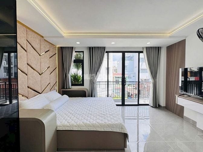 Đi nước ngoài định cư bán gấp nhà ở đường Trần Hưng Đạo, phường 11, qu