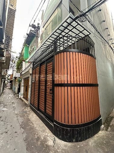 BÁN GẤP NHÀ TRUNG TÂM QUẬN 3 - HẺM 32 CAO THẮNG 