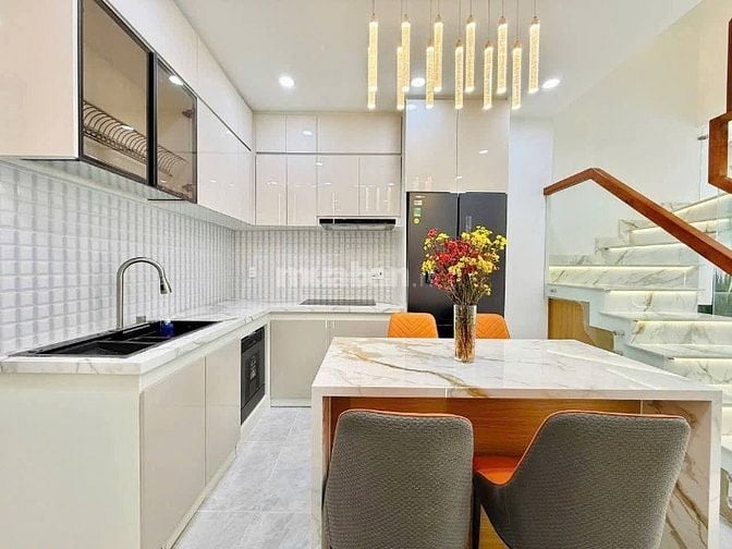 Nhà 4 x 13 đúc 1 trệt 3 lầu MẶT TIỀN đường số 1 p13 gò vấp 