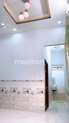 Kẹt tiền cần bán gấp nhà gần chợ Bình Chánh giá 2 tỷ 300 triệu