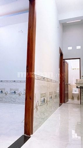 Kẹt tiền cần bán gấp nhà gần chợ Bình Chánh giá 2 tỷ 300 triệu