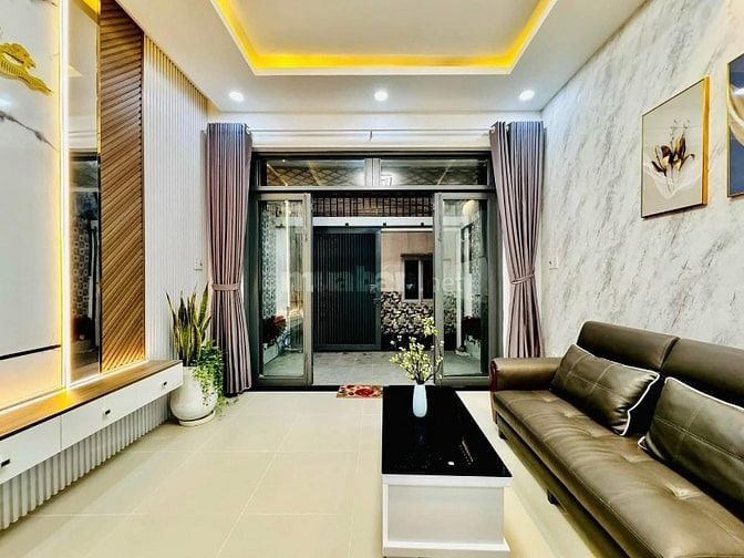 Bán nhà sổ hồng Lê Văn Việt, TĐ. 58,8m2 giá 2tỷ890. 