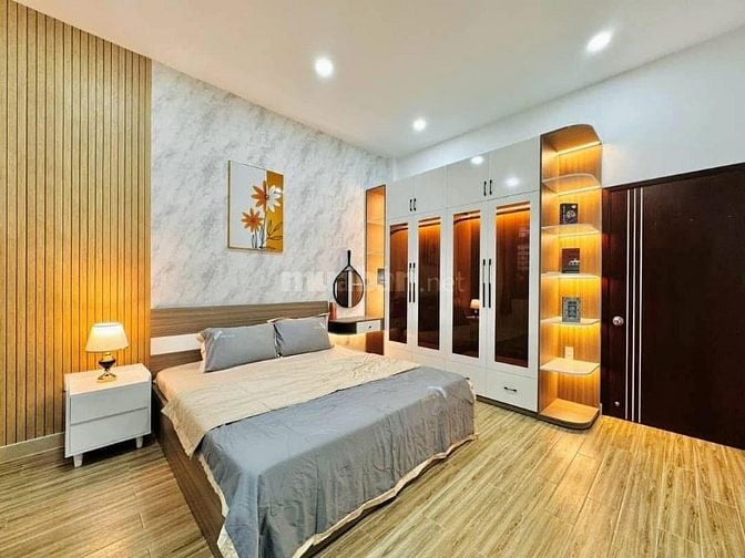 Bán nhà sổ hồng Lê Văn Việt, TĐ. 58,8m2 giá 2tỷ890. 