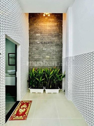 Bán nhà sổ hồng Lê Văn Việt, TĐ. 58,8m2 giá 2tỷ890. 
