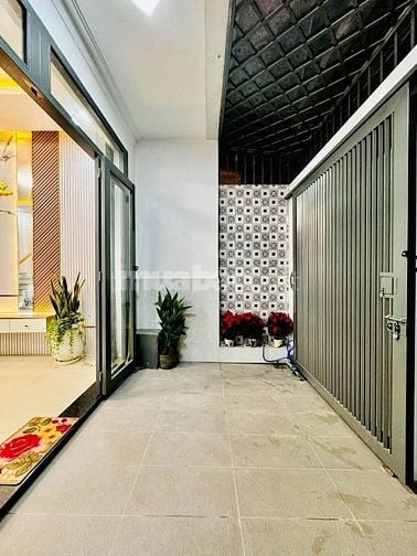 Bán nhà sổ hồng Lê Văn Việt, TĐ. 58,8m2 giá 2tỷ890. 