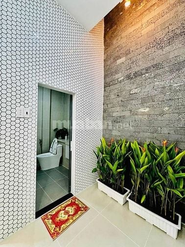 Bán nhà sổ hồng Lê Văn Việt, TĐ. 58,8m2 giá 2tỷ890. 