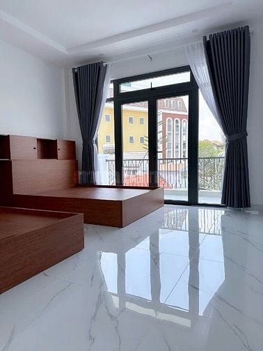 Bán nhà 6 phòng ngủ mới xây trung tâm đà lạt 11 tỷ đã hoàn công 