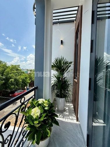 BÁN NHÀ 1T/1L GIÁ 2.750 TỶ MỚI 100% FUL CÔNG NĂNG 