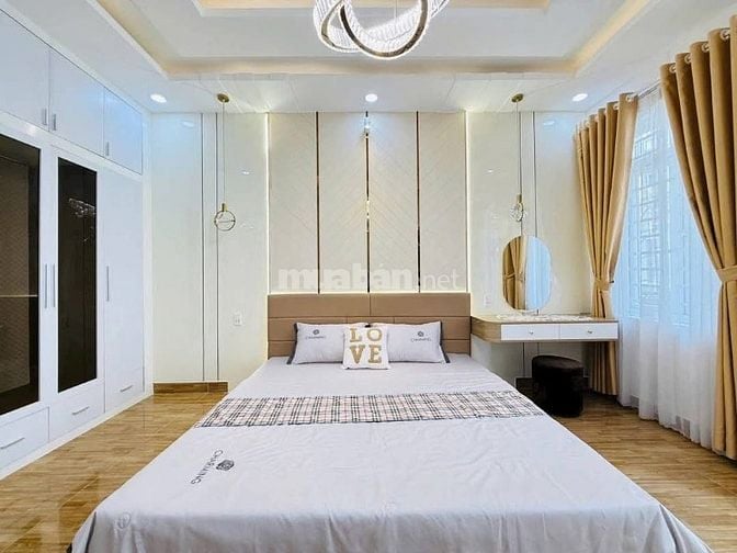 Đi nước ngoài định cư bán gấp nhà ở đường Nguyễn Thượng Hiền, phường 1