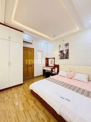 Đi nước ngoài định cư bán gấp nhà ở đường Nguyễn Thượng Hiền, phường 1