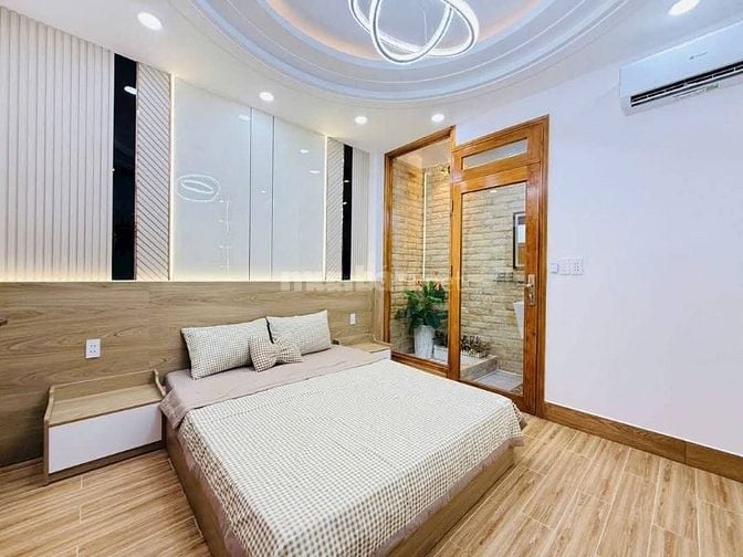 Đi nước ngoài định cư bán gấp nhà ở đường Nguyễn Thượng Hiền, phường 1