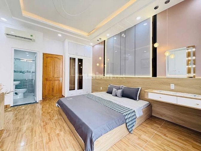 Đi nước ngoài định cư bán gấp nhà ở đường Nguyễn Thượng Hiền, phường 1