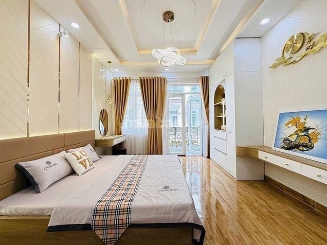 Đi nước ngoài định cư bán gấp nhà ở đường Nguyễn Thượng Hiền, phường 1