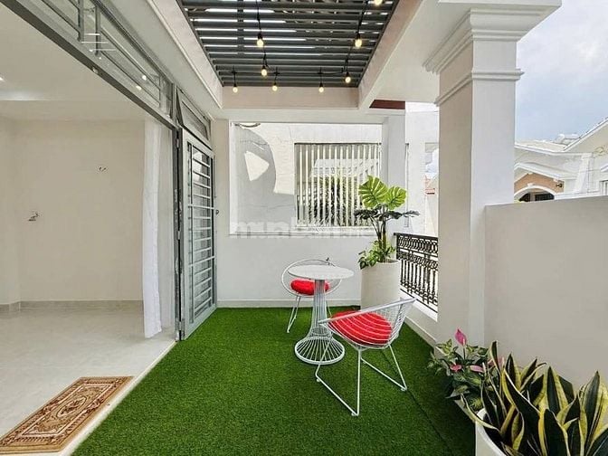 Đi nước ngoài định cư bán gấp nhà ở đường Nguyễn Thượng Hiền, phường 1