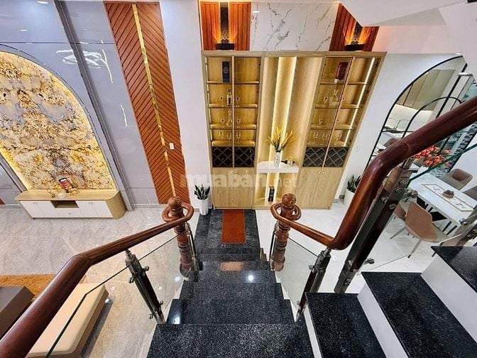 Đi nước ngoài định cư bán gấp nhà ở đường Nguyễn Thượng Hiền, phường 1