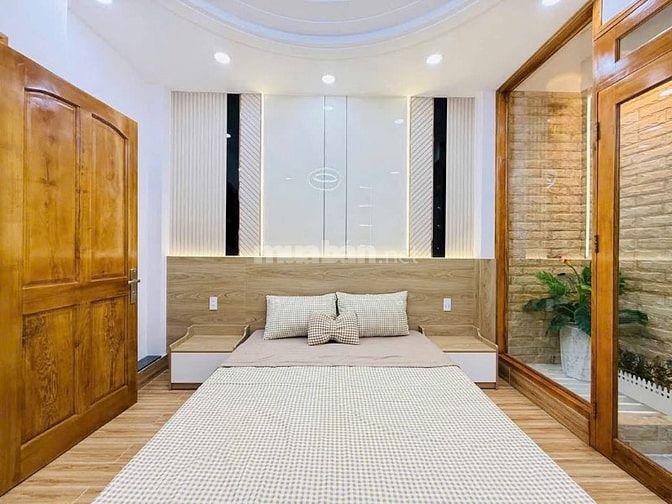 Đi nước ngoài định cư bán gấp nhà ở đường Nguyễn Thượng Hiền, phường 1