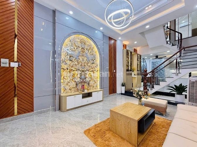 Đi nước ngoài định cư bán gấp nhà ở đường Nguyễn Thượng Hiền, phường 1