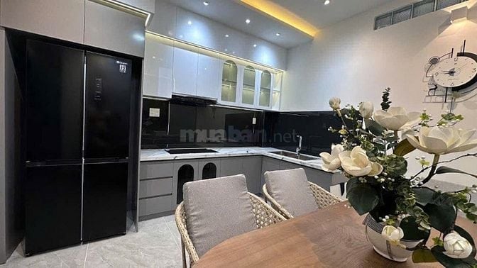 Bán Nhà Đẹp Lý Chính Thắng-Quận 3-58m2,Sổ Riêng,4PN+3WC,giá 2tỷ980 