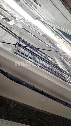 Cho thuê nhà 44m2, 5 tầng trong ngõ phố Nguyễn Khánh Toàn, tiện đi lại