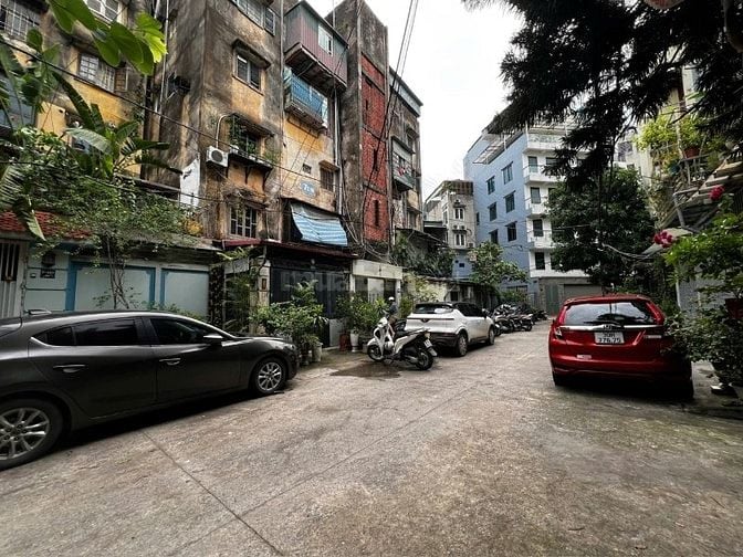 Bán TT tầng 1 Võ Thị Sáu, Dtsd 120m2, 3ngủ, 2 Wc, ô tô vào nhà.