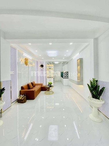 HẺM 4M.SỔ HỒNG RIÊNG. TIỆN KINH DOANH . GẦN MẶT TIỀN.
