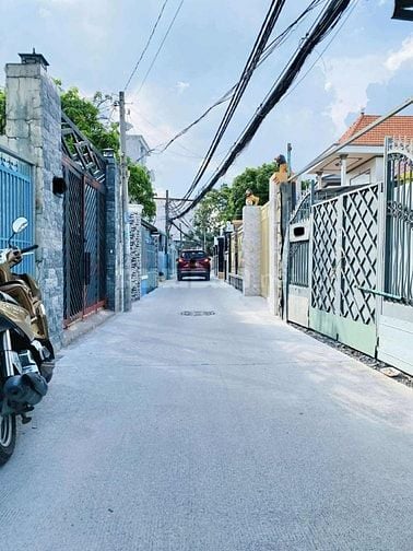 HẺM 4M.SỔ HỒNG RIÊNG. TIỆN KINH DOANH . GẦN MẶT TIỀN.