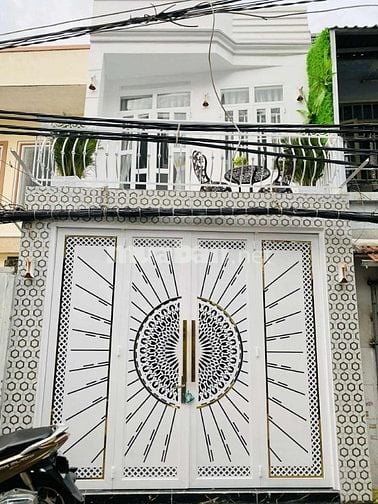 HẺM 4M.SỔ HỒNG RIÊNG. TIỆN KINH DOANH . GẦN MẶT TIỀN.