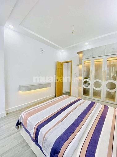 HẺM 4M.SỔ HỒNG RIÊNG. TIỆN KINH DOANH . GẦN MẶT TIỀN.