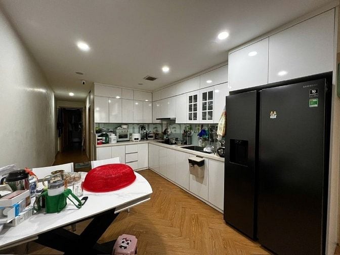 Bán TT tầng 1 Võ Thị Sáu, Dtsd 120m2, 3ngủ, 2 Wc, ô tô vào nhà.