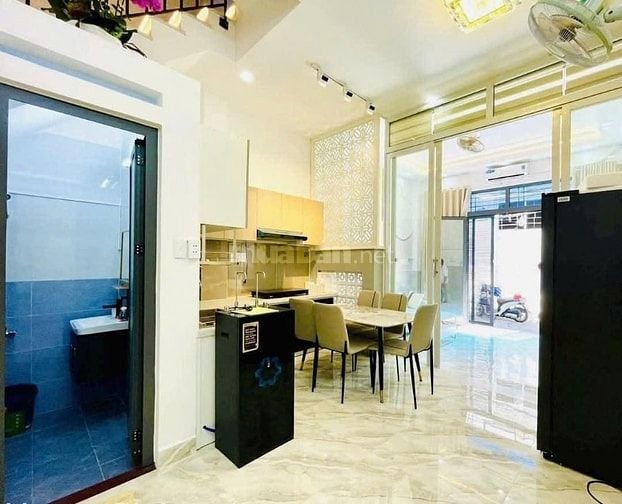 Đi định cư nước ngoài Chủ bán nhanh Nhà Man Thiện Hiệp Phú Quận 9
