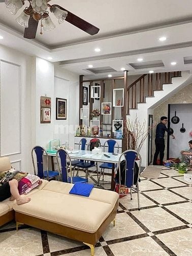 Cần bán gấp căn Chợ Lớn, p11, quận 6 giá 3tỷ300tr dễ dàng đi lại 
