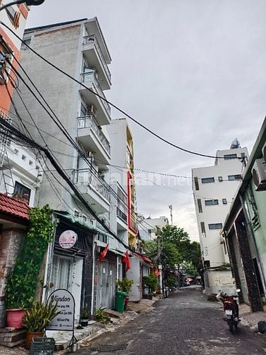 Nhà cấp 4 (4x17) đường 8m khu phân lô quân đội Tân Sơn - Phạm Văn Bạch