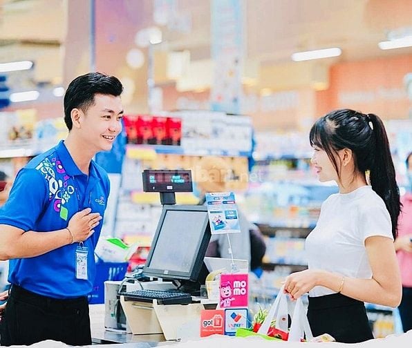 Siêu Thị Tuyển Gấp Trung Tuổi Phụ Trực Quầy, Thu Ngân Đi Làm Ngay