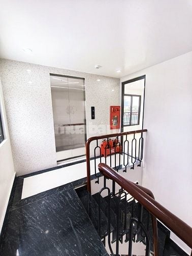 Bán nhà Thụy Khuê, Tây Hồ, Dt 50m2, 6t, mt 4.5m, ô tô đỗ, lô góc sáng.